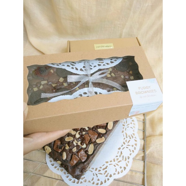 

FUDGY BROWNIES MEDIUM SIZE 22x10 cm