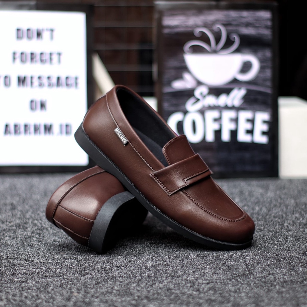 LAMO Sepatu Kasual Casual Slip On Pria Kerja Kulit Sintetik Model Slop Original Brand Kondangan Hitam