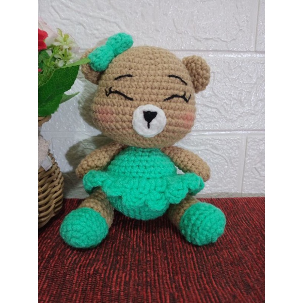 Boneka rajut amigurumi beruang
