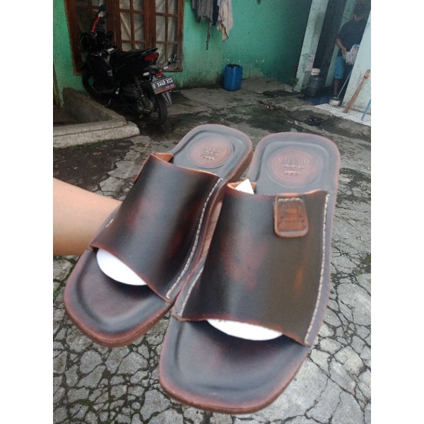 Sandal selop  terompah pria branded original kulit asli berkualitas casual keren trendy murahl Bagus