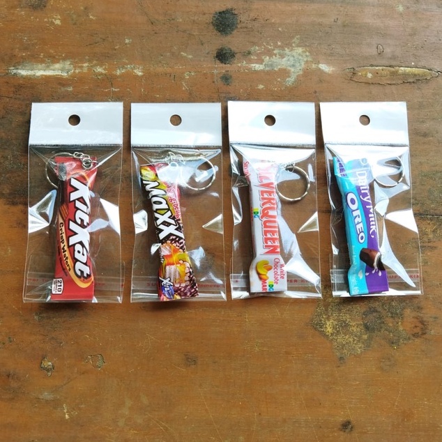 GANCI + PLASTIK Gantungan Kunci Unik Lucu Miniatur Snack Makanan Minuman Custom Lucu Souvenir Pesta Pernikahan Keren-5