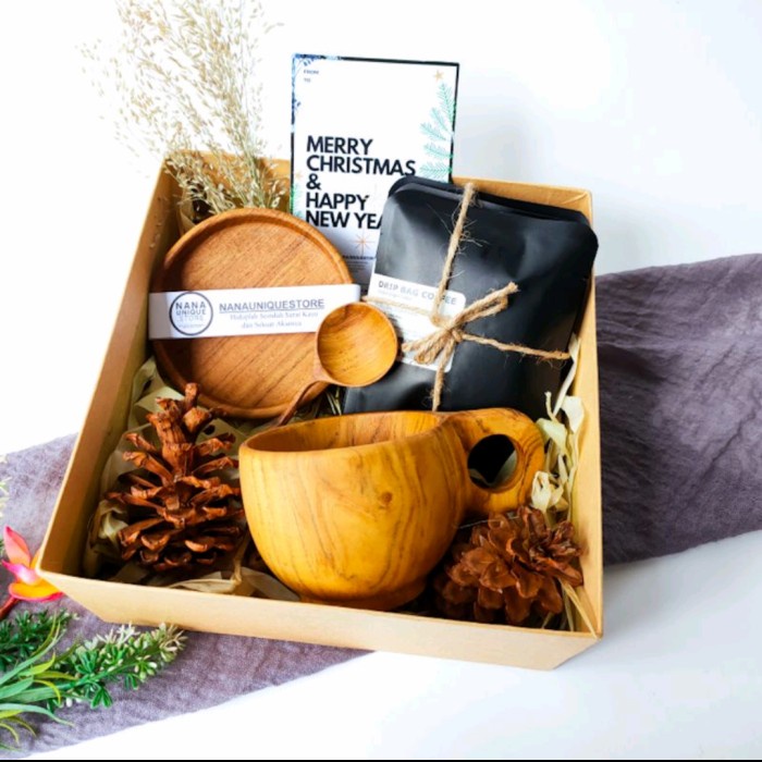 

Hampers Parcel Kado Ulang Tahun Natal Merry Chrismast Kado Nikahan