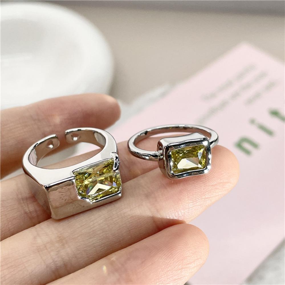 Mxbeauty Hijau Zirkon Cincin Trendi Retro Kualitas Tinggi Wanita Bertatahkan Perempuan Square Ladies Simple Fashion Aksesoris