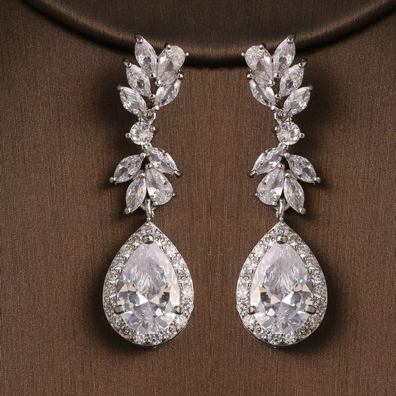 Anting tusuk zircon AL02