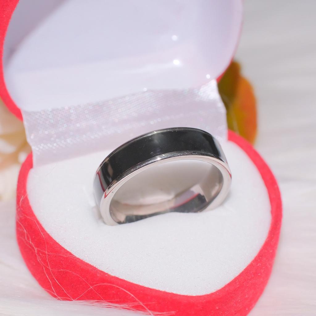 cincin kawin dan tunangan lis hitam anti karat dan anti alergi lapis emas gratis kotak cincin