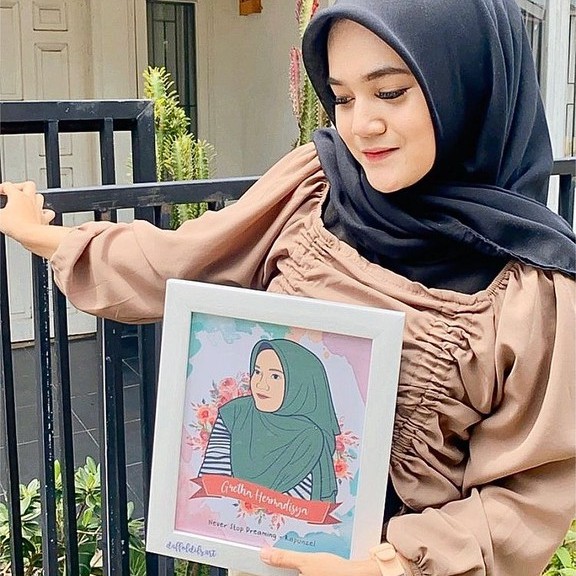 

Effemy Frame (Kado Ilustrasi Kartun Digital Lengkap Berbingkai 10R Hadiah Handmade) - Hadiah Unik