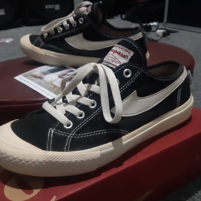 Sold Sepatu  compass  size 39 Shopee  Indonesia