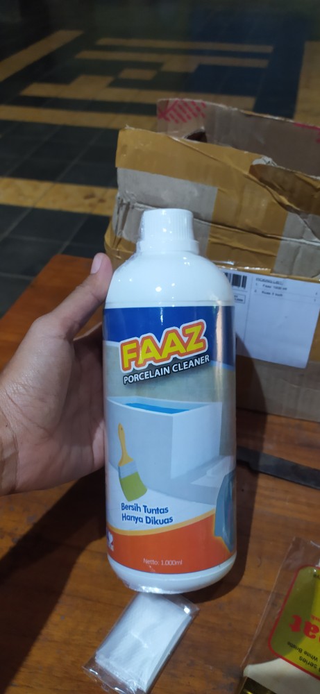 Faaz Porcelain Cleaner 1 Liter Pembersih Lantai Keramik Kamar Mandi