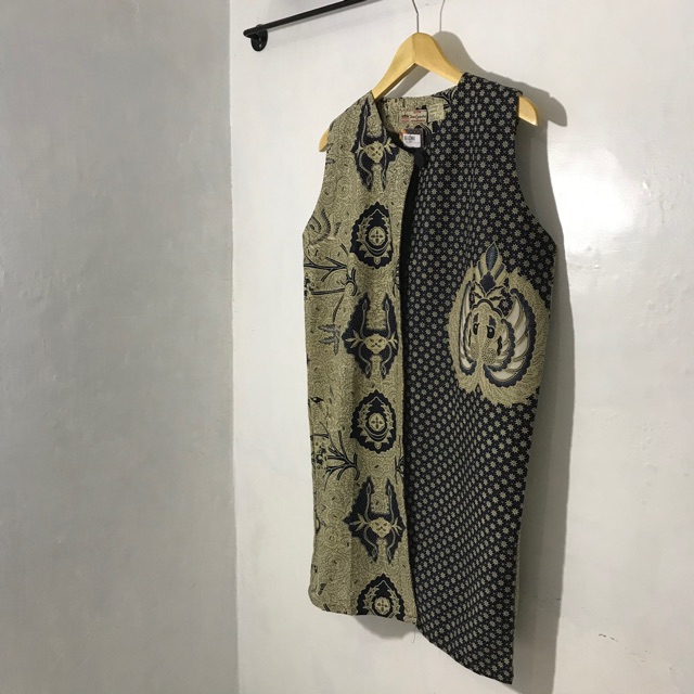 Cardigan Batik tanpa lengan