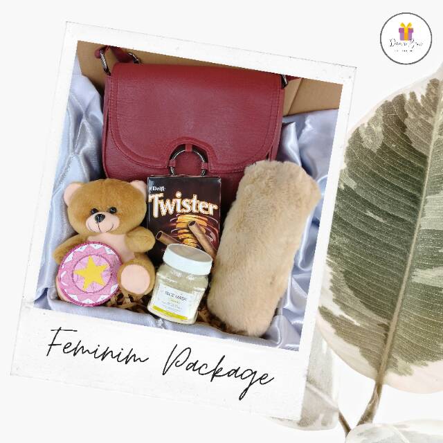 

Dear Her, Feminim Package by Dear You | Paket Kado Cewek | Kado Spesial / Ulang Tahun / Anniversary