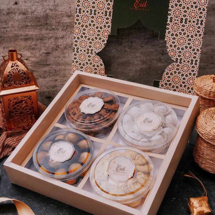 

Parcel Kue Lebaran / Hampers Gift Box Isi 4 Daliparis