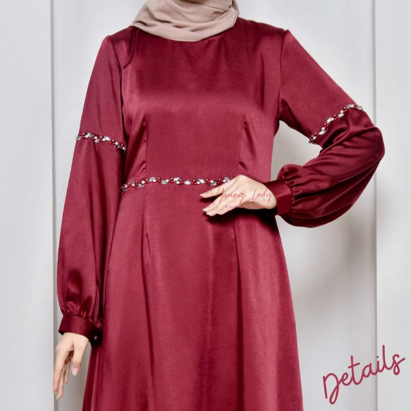 LAYLA DRESS YOUNGLADY OUTFIT dress kondangan gaun akad simple gaun wedding pernikahan baju muslim putih gaun lamaran elegan pakaian wanita pesta elegan fashion korea dres lebaran cantik anggun mewah nyaman gaun vintage bahan velvet maxmara fashion cantik