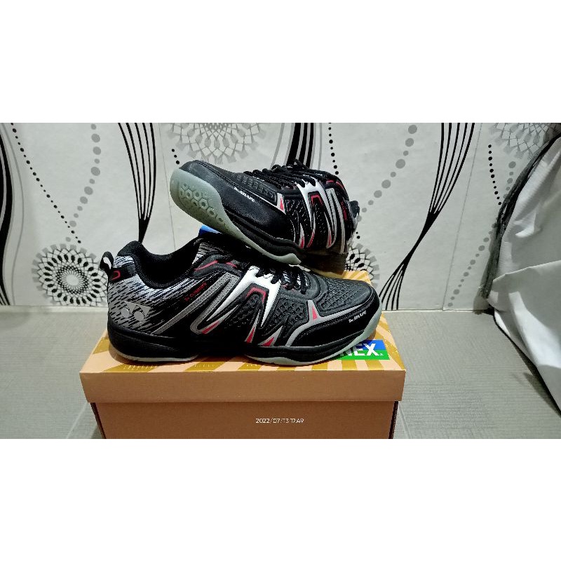 Sepatu Badminton Bulu Tangkis Olahraga Yonex Ori Original Tokyo 2 II