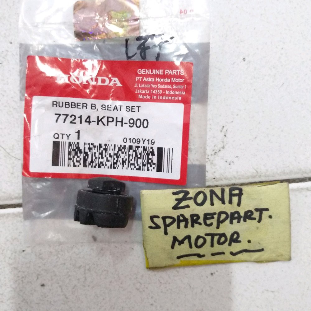 Karet Ganjel Dudukan Sadel Supra 125 FI Blade 77214 KPH 900 AHM
