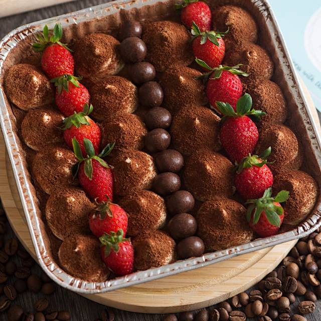

Tiramisu Original Loyang Large (with Topping) by Sweet Dust