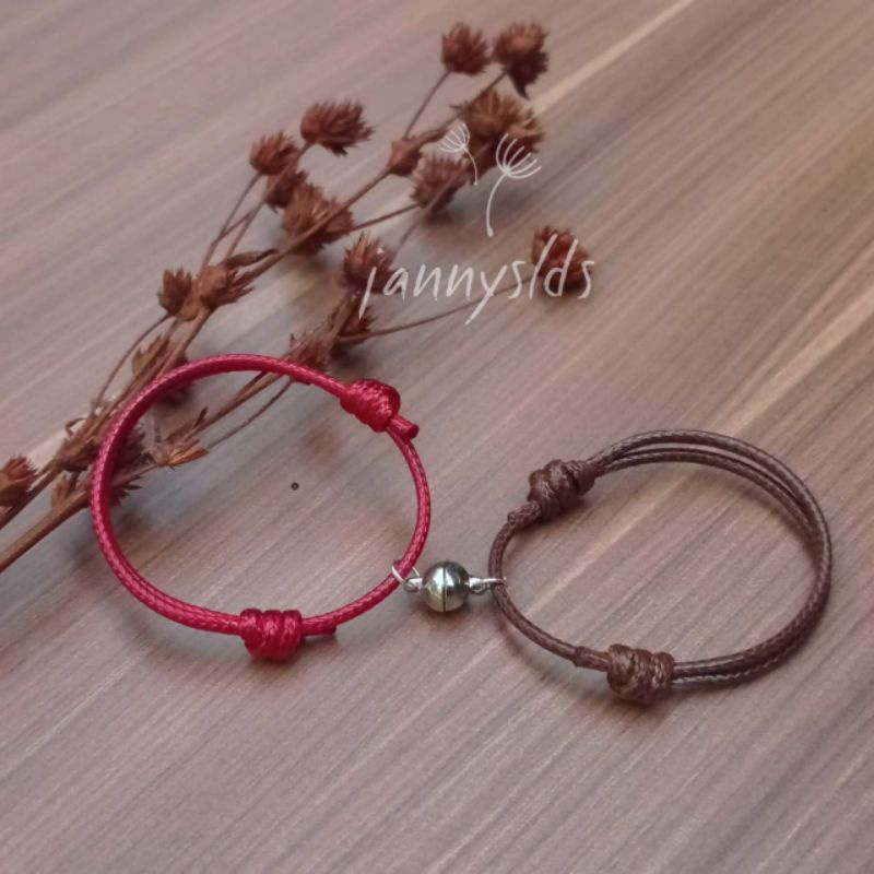 [2pcs] Gelang Couple Magnet Tali Hitam Polos Kapel Pasangan Sahabat Pria Wanita Tali Korea-Coklat maroon