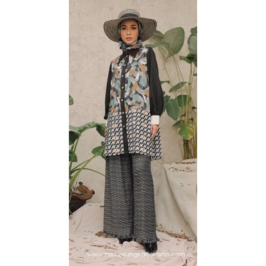 Zaskia Sungkar Janice Blouse