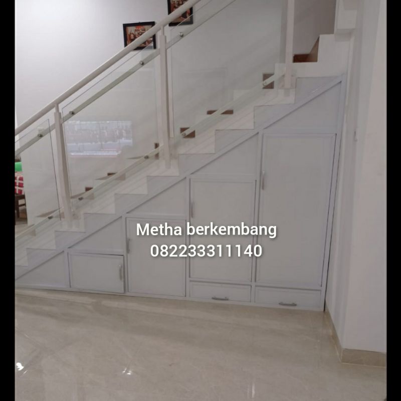Lemari tangga.600rb/m. Kosong
700rb/m isi / hias/rk sepatu.
Ukur liter L. 
P + T