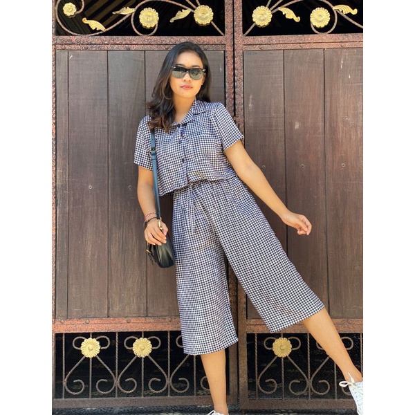 Oneset Crop Sinta  / Set Rayon Crop / New One Set-Kotak Hitam