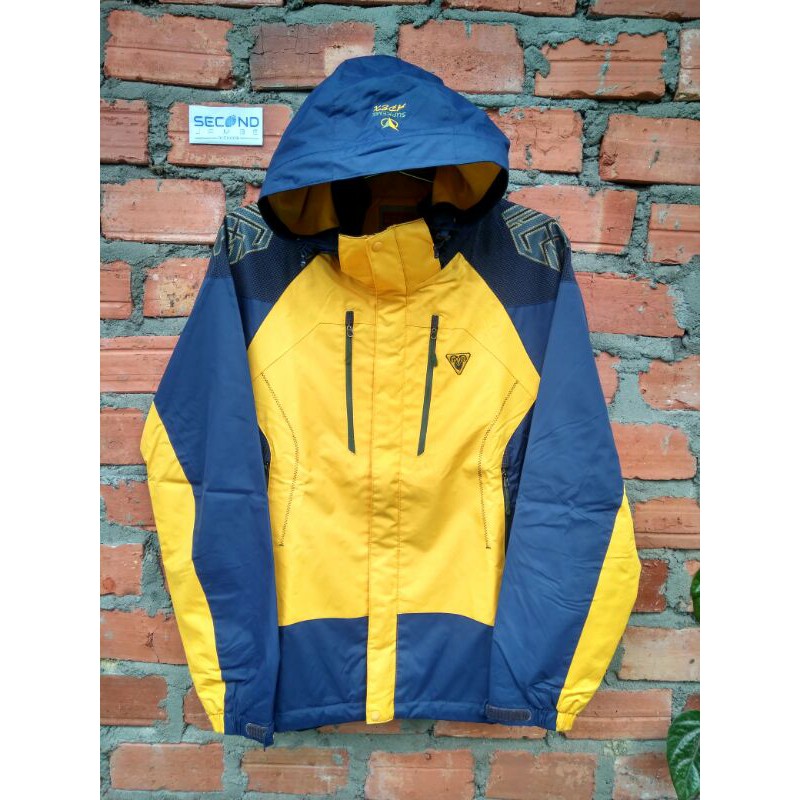 Jaket Gunung Goral