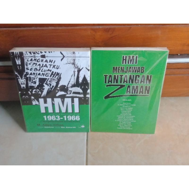 SATU PAKET DUA BUKU HMI