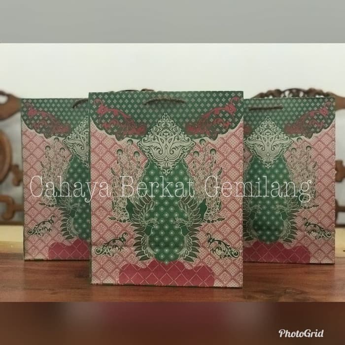 

SALE Tas Kertas /Shopping Bag/Paper Bag Batik Uk 26 x 33 x 13 cm BESAR