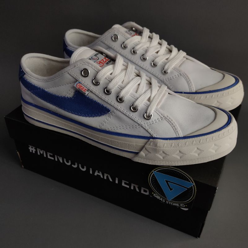 CHEZZ ZELOS WHITE BLUE LOW  SEPATU KASUAL PRIA