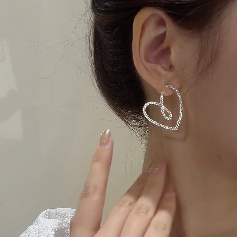 Metal Love Earrings 2021 New Trendy Korean Temperament Earring Female Niche Design Sexy Girl Jewelry