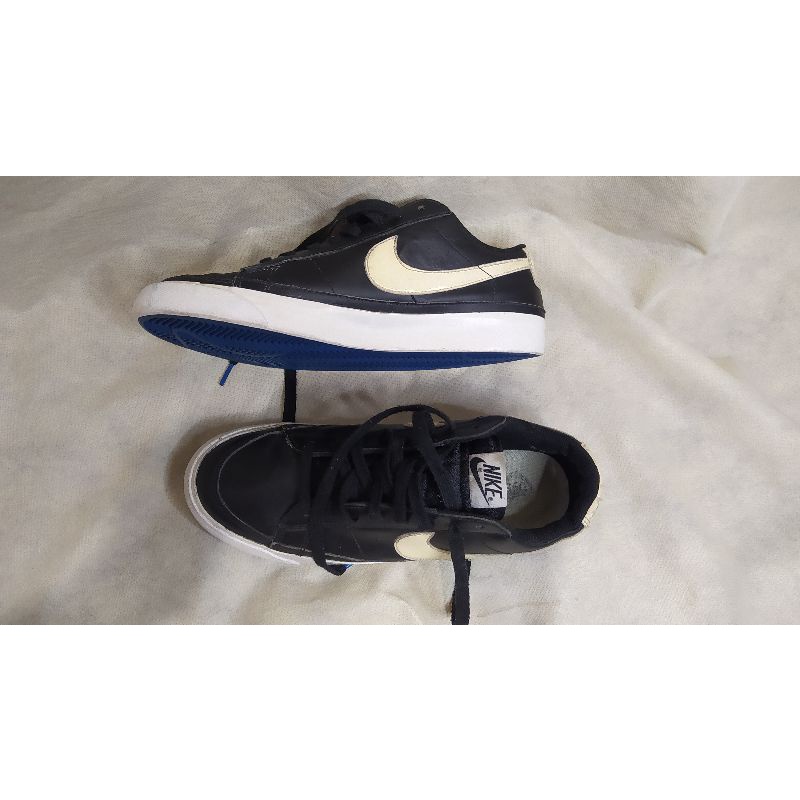 sepatu bekas Nike Blazer low black size 44 (28 cm)