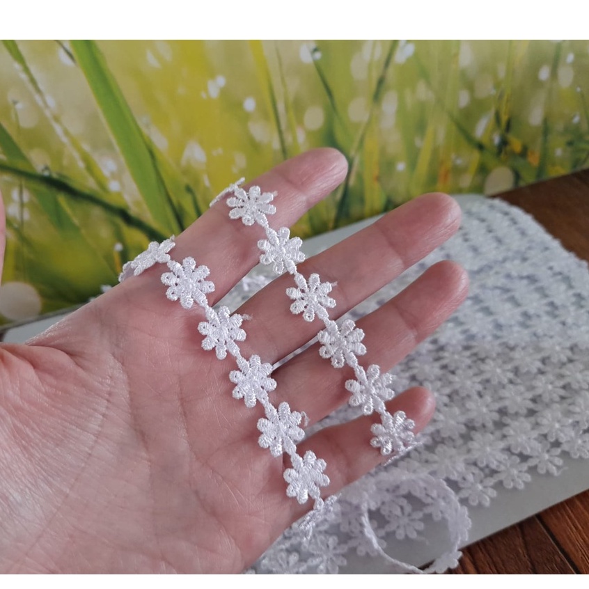 GM (Per yard) renda giper bordir melati kecil putih B