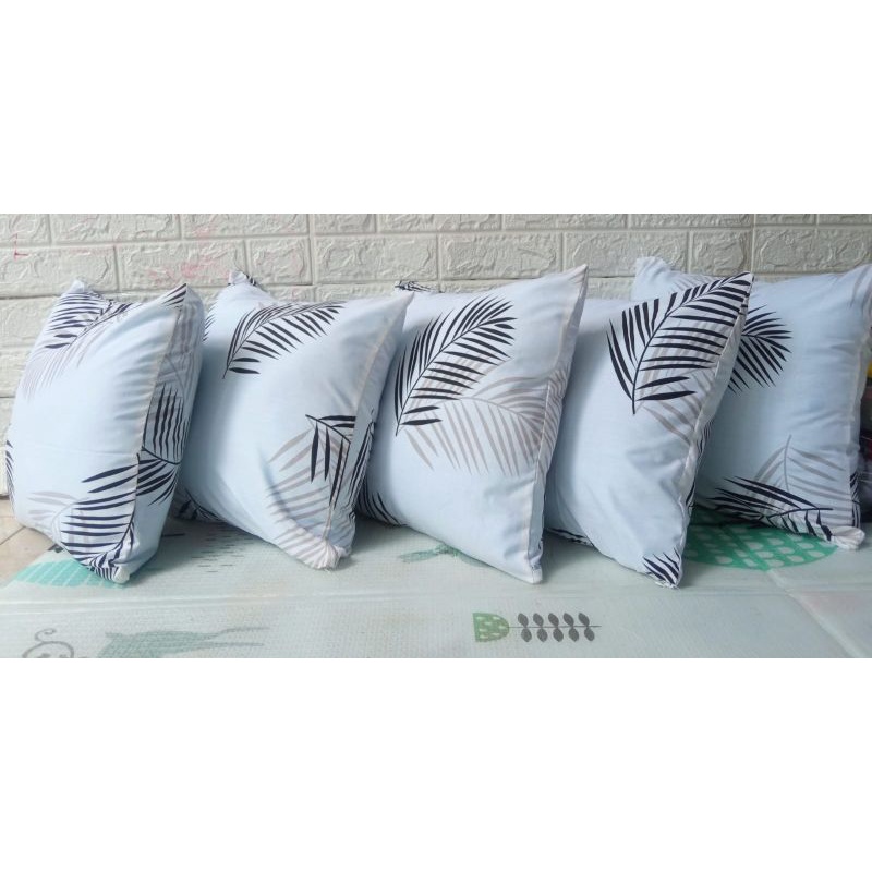 Bantal Sofa motif daun Palma