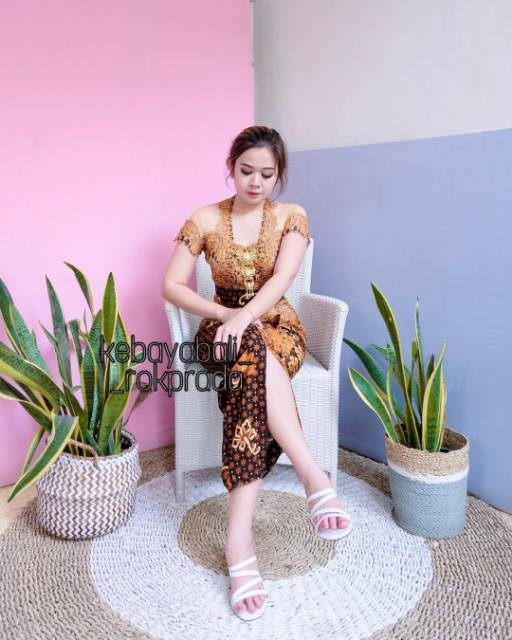 Set kebaya modern kebayawisuda