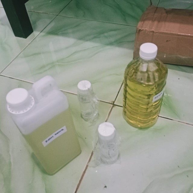 Resin Bening 1 Kg & Katalis 100 Gram