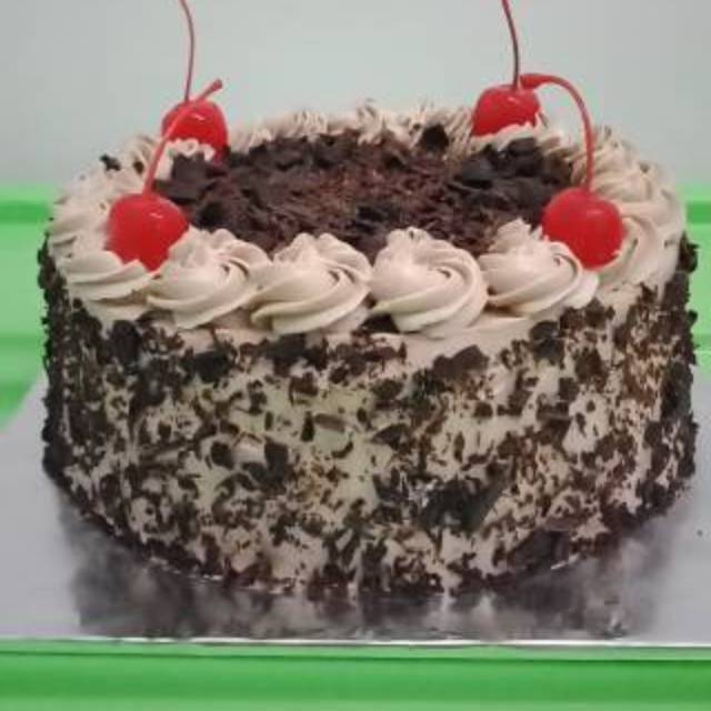 

Kue Ulang Tahun Blackforest 20cm krim coklat