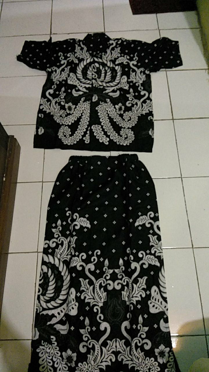 Couple Batik Saskia Brokat Pinguin Barina Gurita