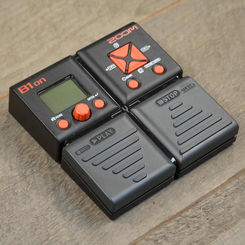Efek Gitar Bass Zoom B1on Bass Multi-Effect Pedal