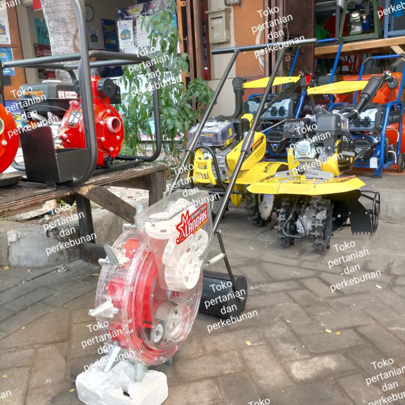 Alat tanam jagung dorong 1 fungsi penanam merk CROWN LANDAK CMS-036