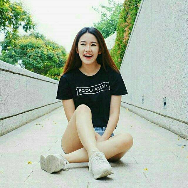 Baju Kaos Bodo Amat Hitam Wanita Tee Black Girl Spandex Oblong Distro Murah Cantik Keren Supreme Shopee Indonesia