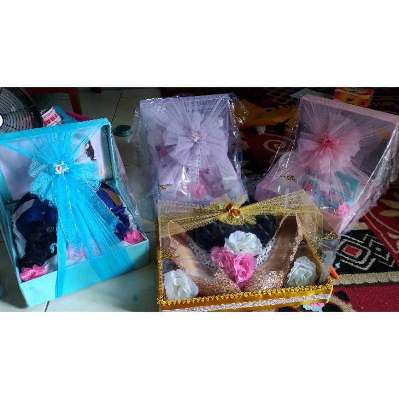 paket lengkap parsel pernikahan parcel seserahan kosmetik Scarlett whitening