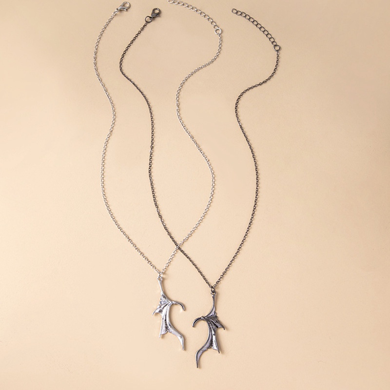Fancyqube 2pcs / Set Kalung Hias Liontin Sayap Kelelawar Hati Gaya Punk Vintage Untuk Pasangan