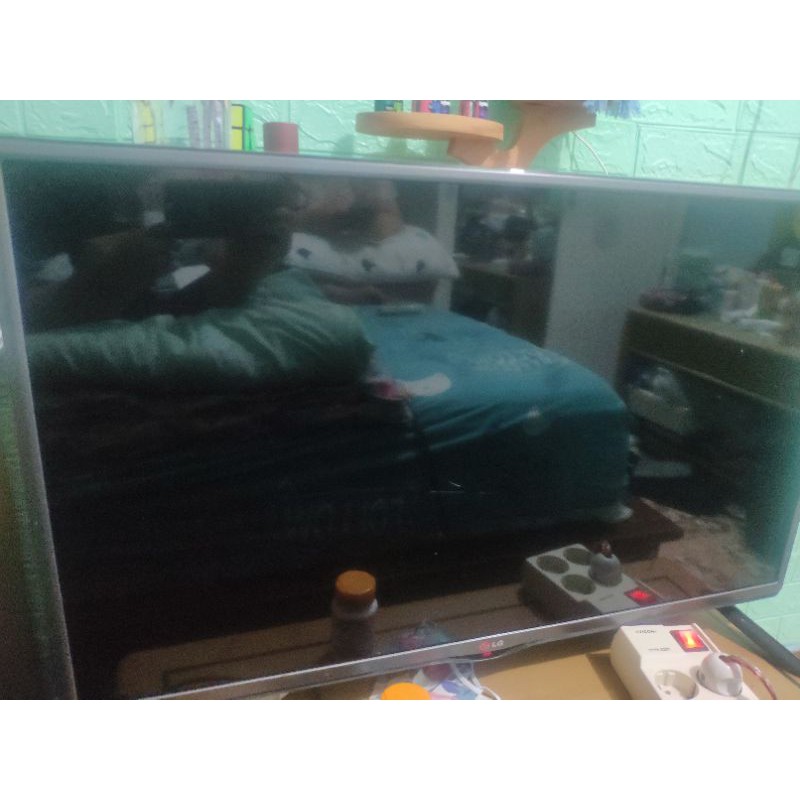 TV LG LED 32 inch 32LB550A second rusak