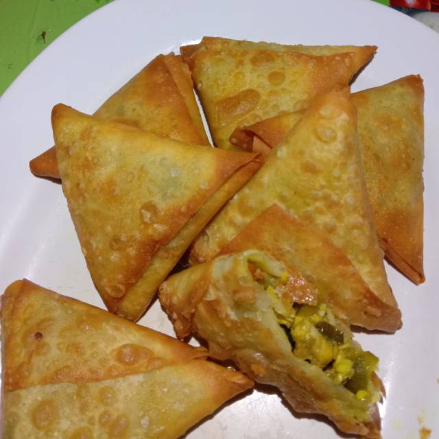 

Sambosa Ayam 29.000./10pc Thesyifakitchen