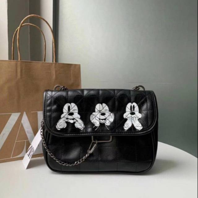 ZARA TAS CLUTCH LIMITED EDITION MICKEY MOUSE.