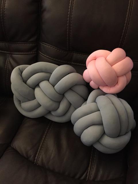 Bantal Knot Pillow Kecil Salem Simpul Bola