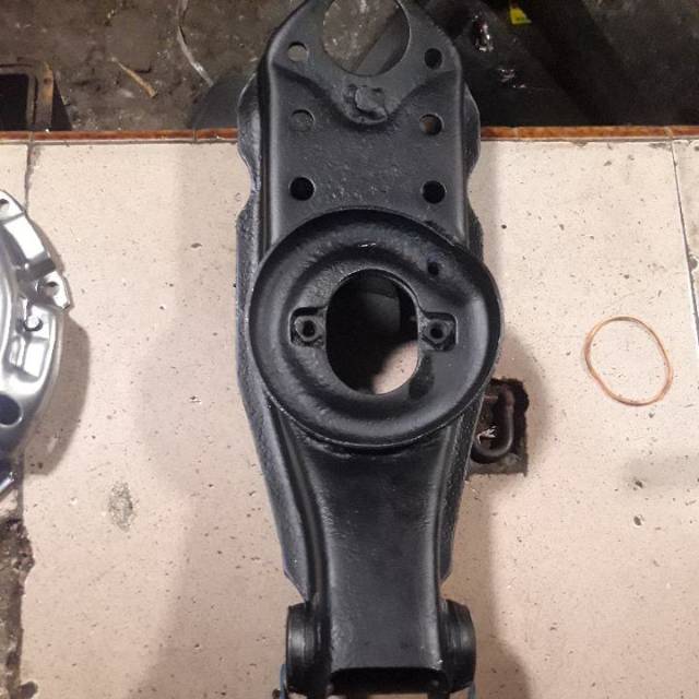 Lower Arm Bawah Mitsubishi L300 Original 1pc