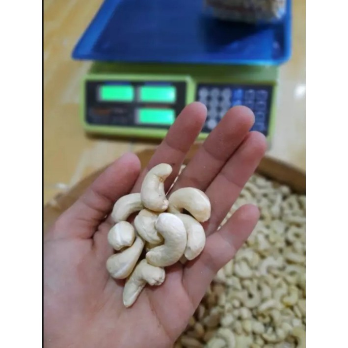 250 gram Kacang mete/mede/cashewnut MENTAH utuh