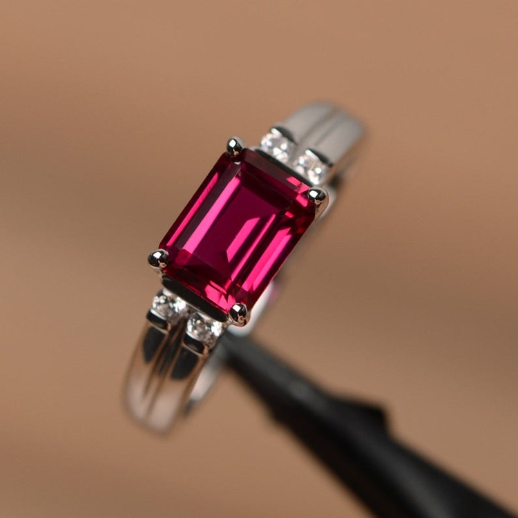 Cincin Kristal Ruby Diamond Bahan Titanium Steel S925 Untuk Wanita