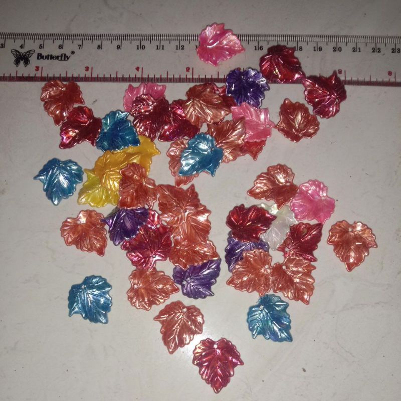 akrilik bentuk daun anggur glosy