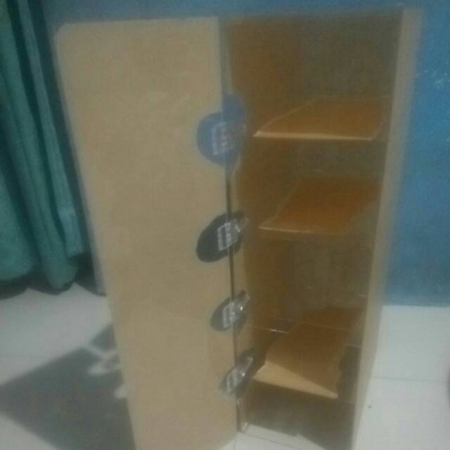 

Etalase acrylic