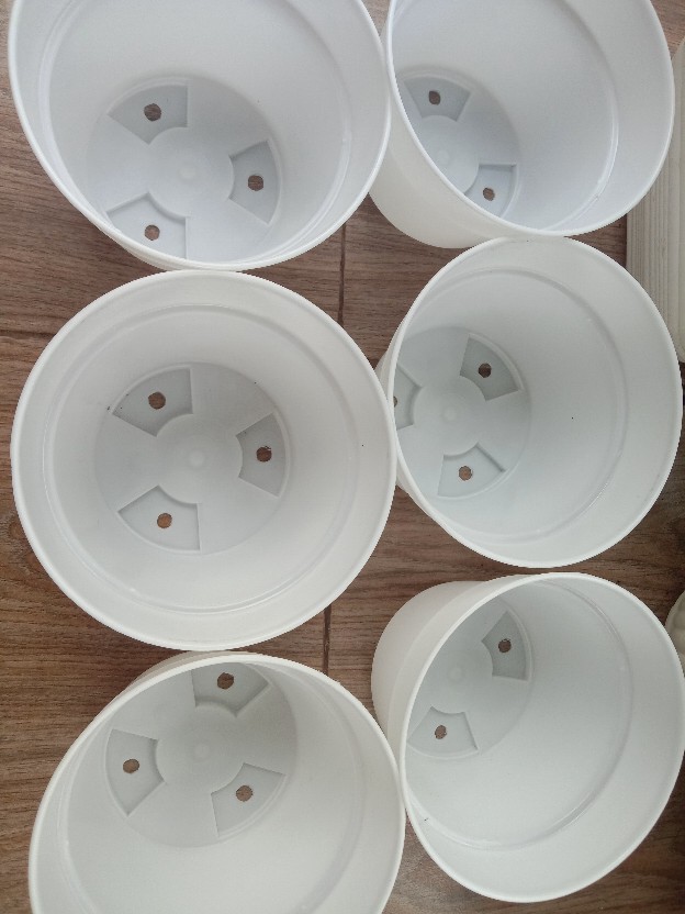 Pot Plastik Putih / Ember Putih / Pot Putih / Pot Plastik